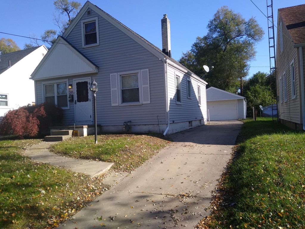 928 Mackow Dr #1, Toledo, OH 43607