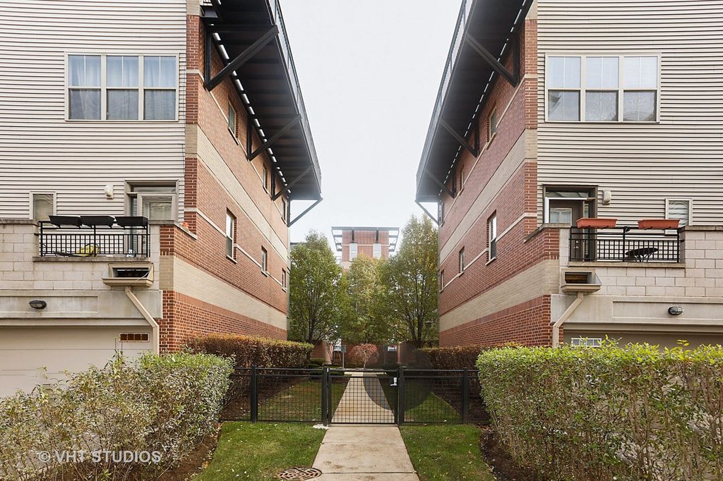 2323 S Wabash Ave #13, Chicago, IL 60616