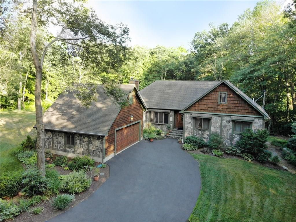 832 Snake Hill Rd, North Scituate, RI 4 Bed, 4 Bath SingleFamily