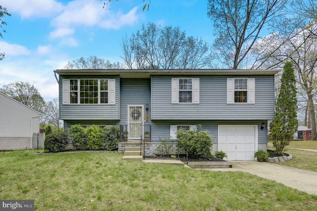 8144 Santa Fe Dr, Severn, MD 21144