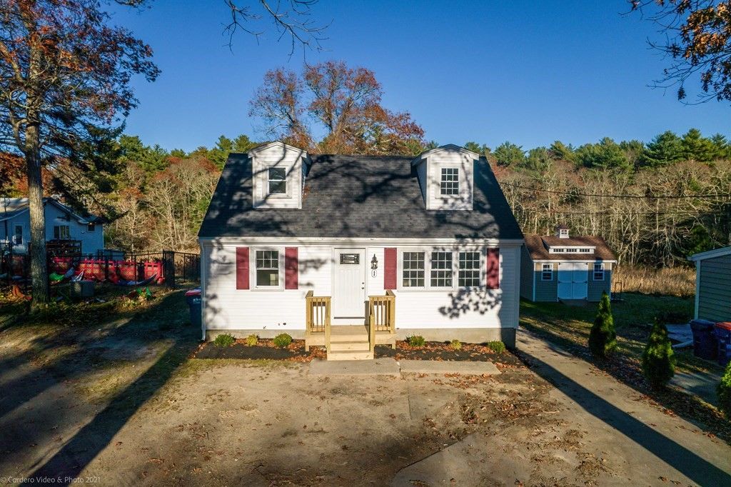 1 Crab Cove Ter, Wareham, MA 02571