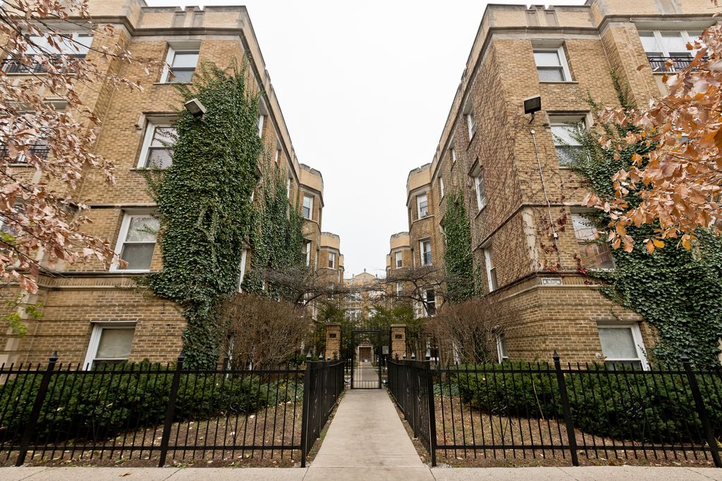 1622 W Farwell Ave #1B, Chicago, IL 60626