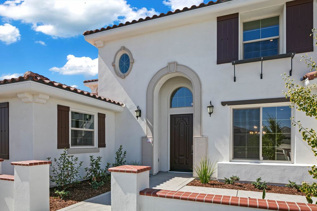 Sterling Residence 2 Sterling Residences at Belcourt Seven Oaks