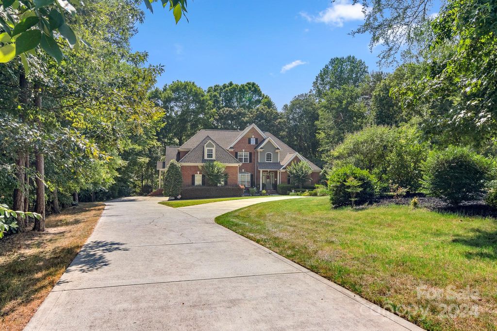 122 Spring Run Dr, Mooresville, NC 28117
