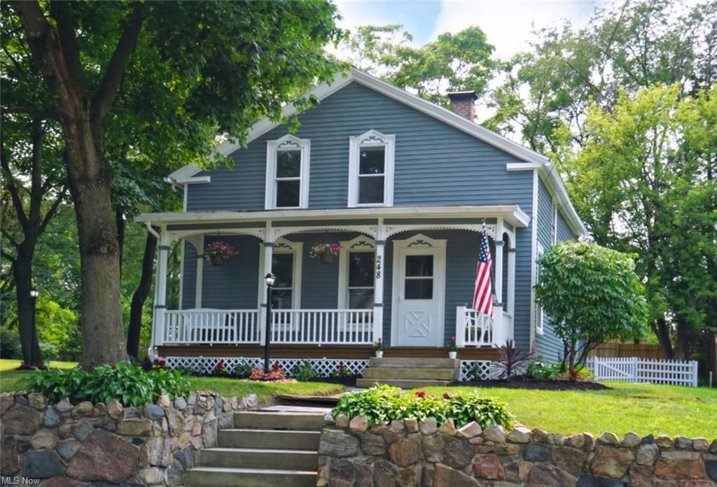 248 N Main St, Amherst, OH 44001