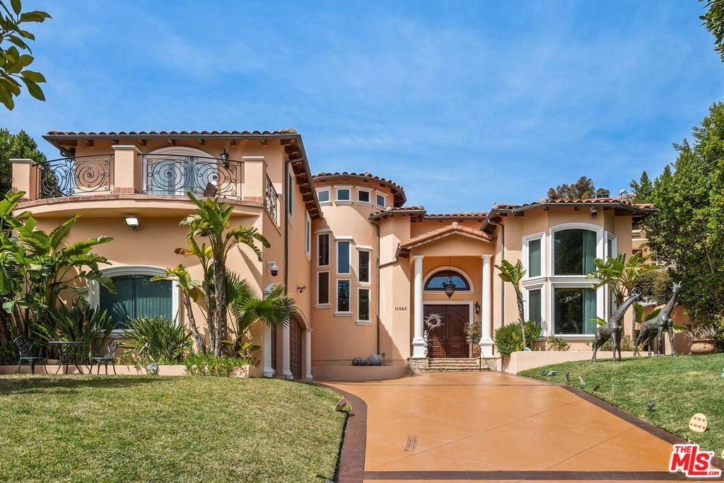 Shopping for $1.5M house in California be like
