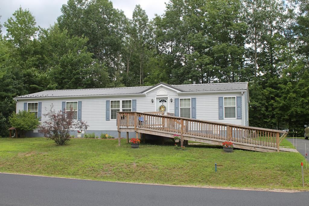 9 Foxfire Dr, Plattsburgh, NY 12901