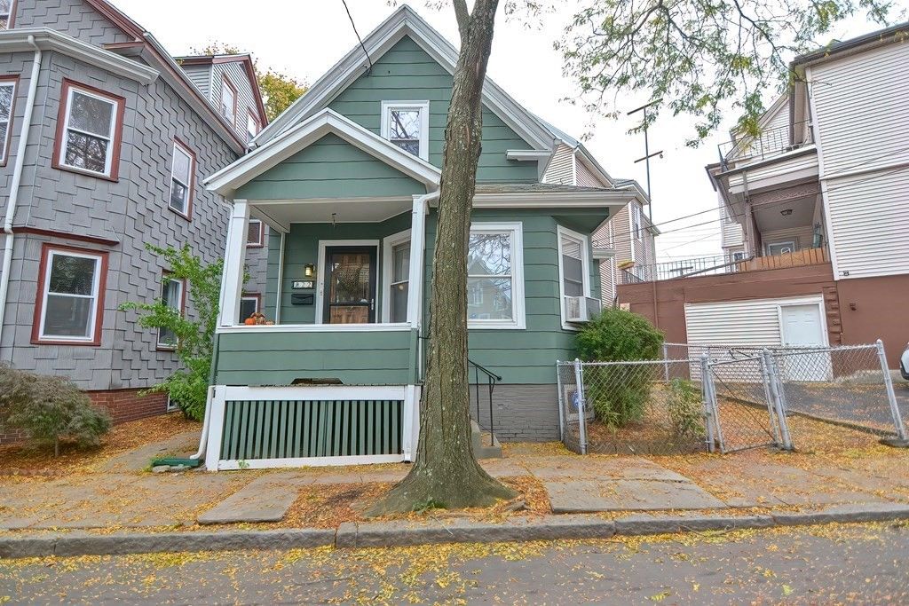 22 Dell St, Somerville, MA 02145