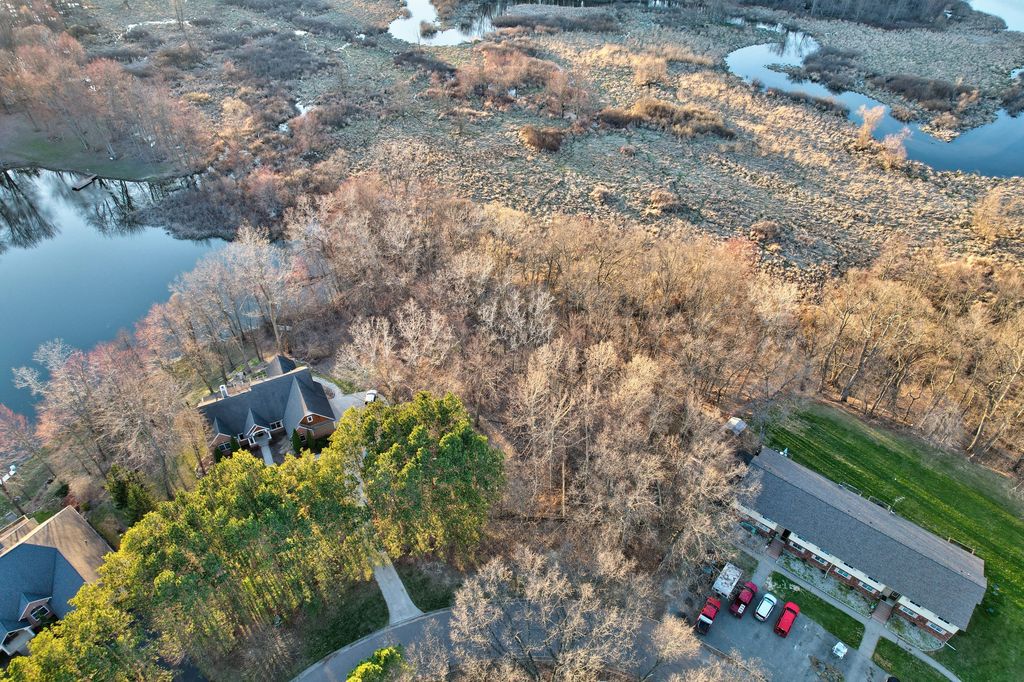 Pineview Lake Dr, Linden, MI 48451