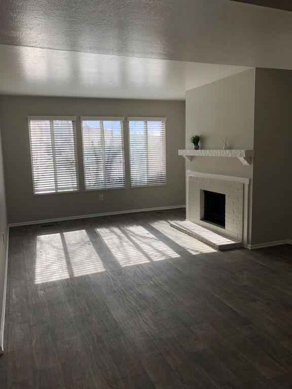 3446 S Akron St, Denver, CO 80231