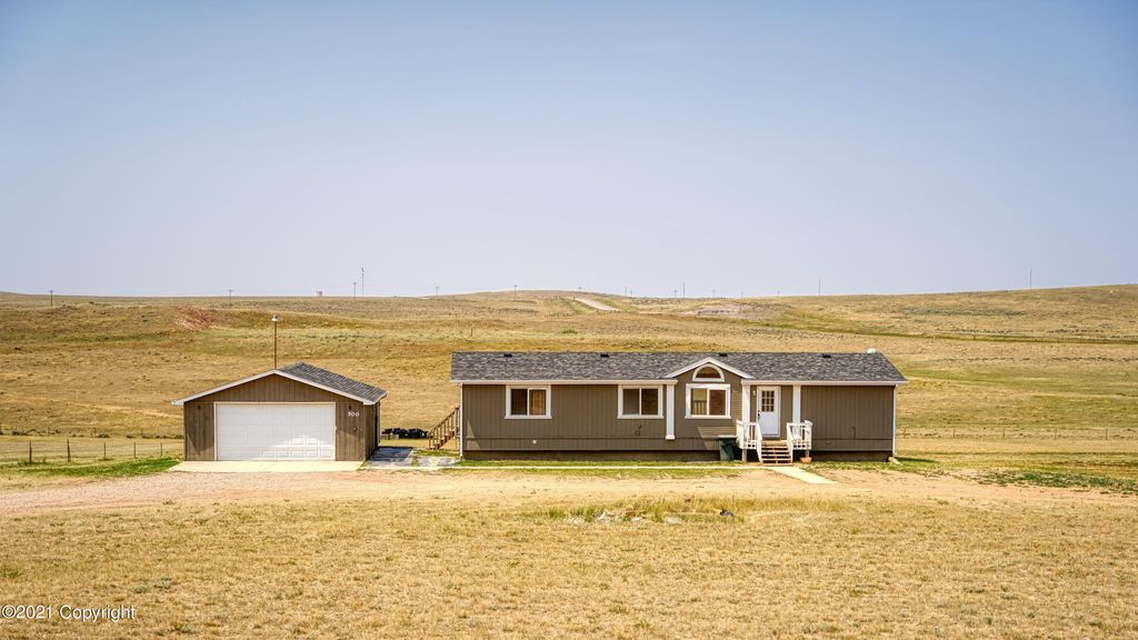 500 Foxrun Dr, Gillette, WY 82716