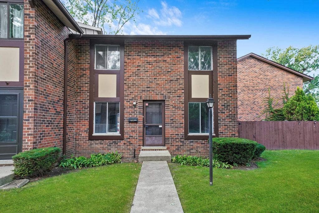 1S210 Holyoke Ln, Villa Park, IL 60181 Trulia