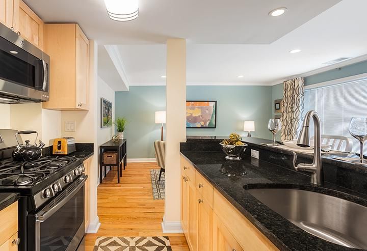 79 Thornton Rd, Chestnut Hill, MA 02467
