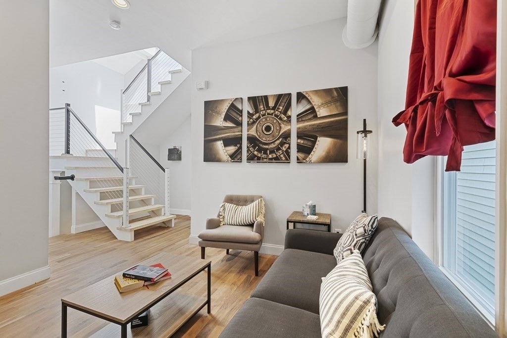 116 Bennington St #3, Boston, MA 02128