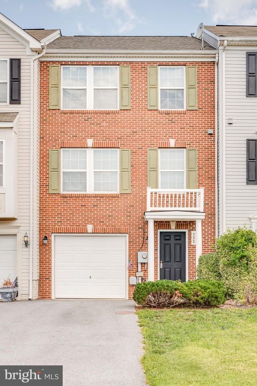 703 Prentiss Point Pkwy, Martinsburg, WV 3 Bed, 3 Bath