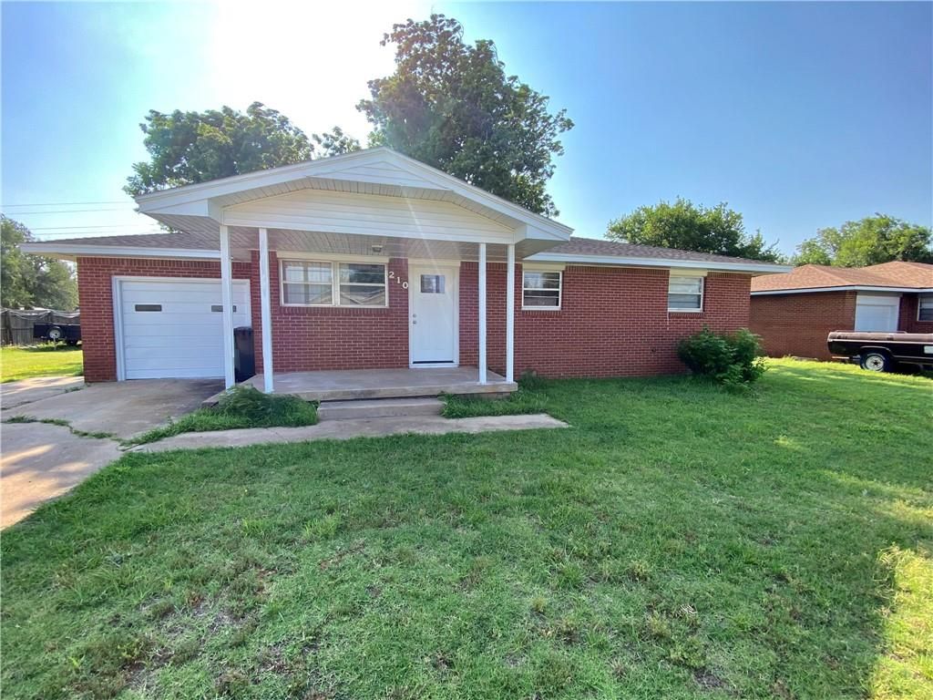 210 S Western, Dill City, OK 73641