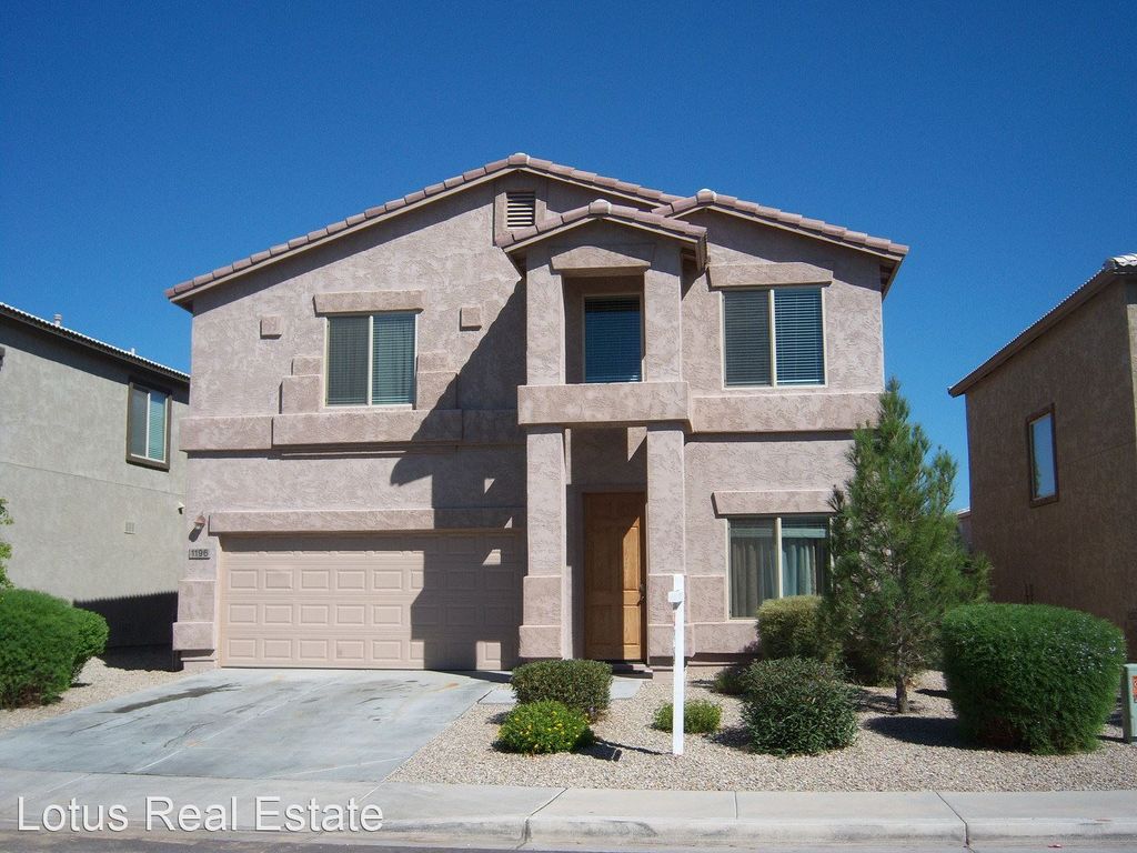 1196 E Desert Springs Way, San Tan Valley, AZ 85143