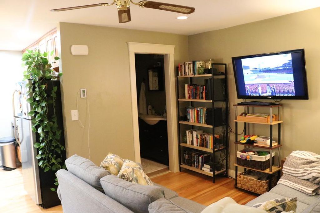 52 Lincoln St, Needham, MA 02492