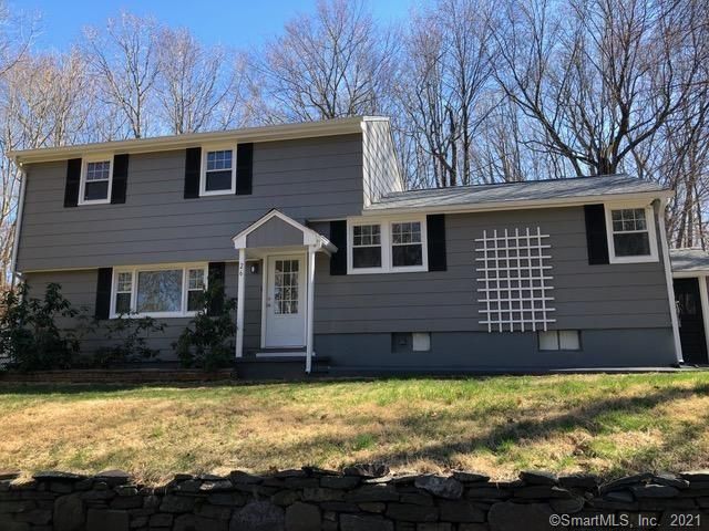 26 Cedar Rock Rd, Woodbridge, CT 06525