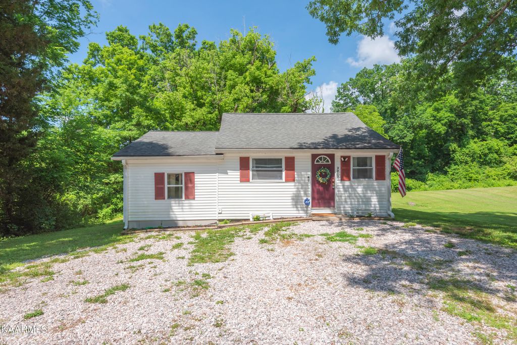 2211 Wayland Rd, Knoxville, TN 37914