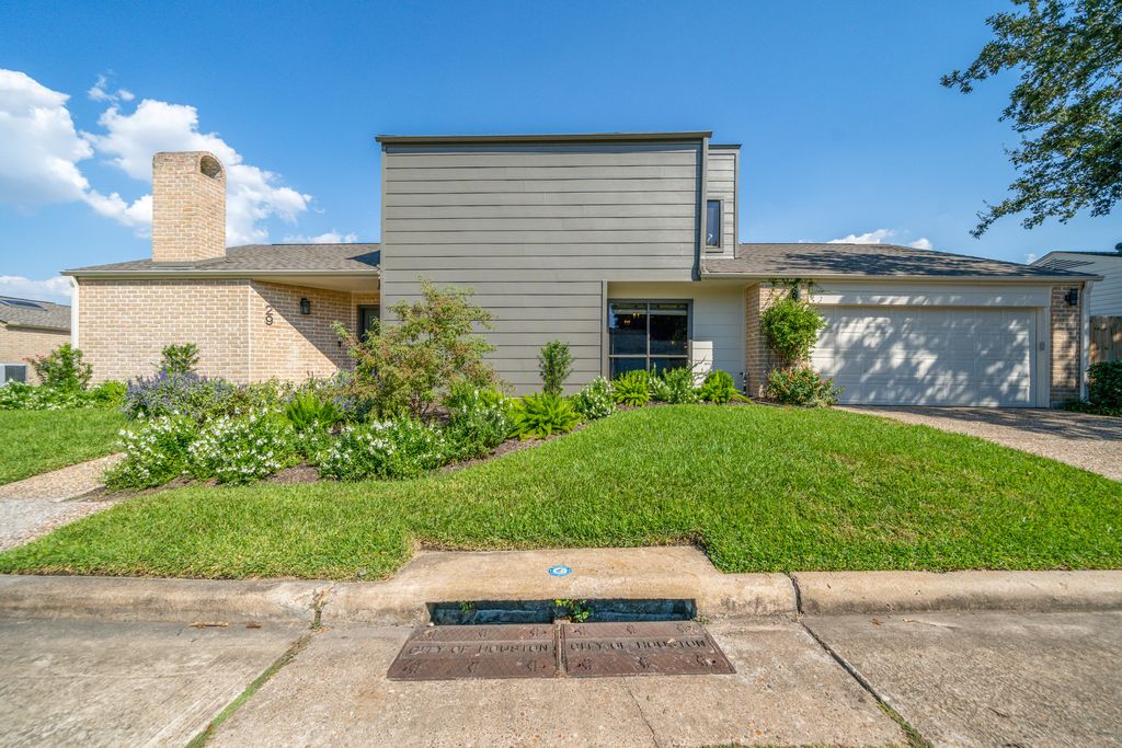 12800 Briar Forest Dr #29, Houston, TX 77077