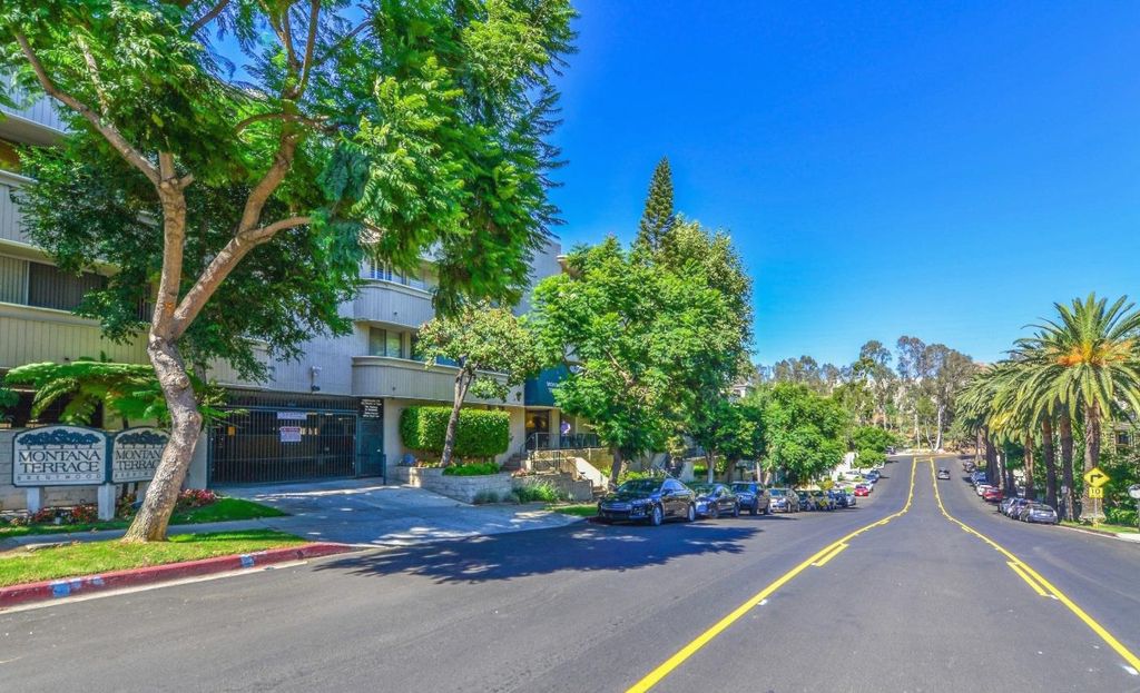 11645 Montana Ave, Los Angeles, CA 90049