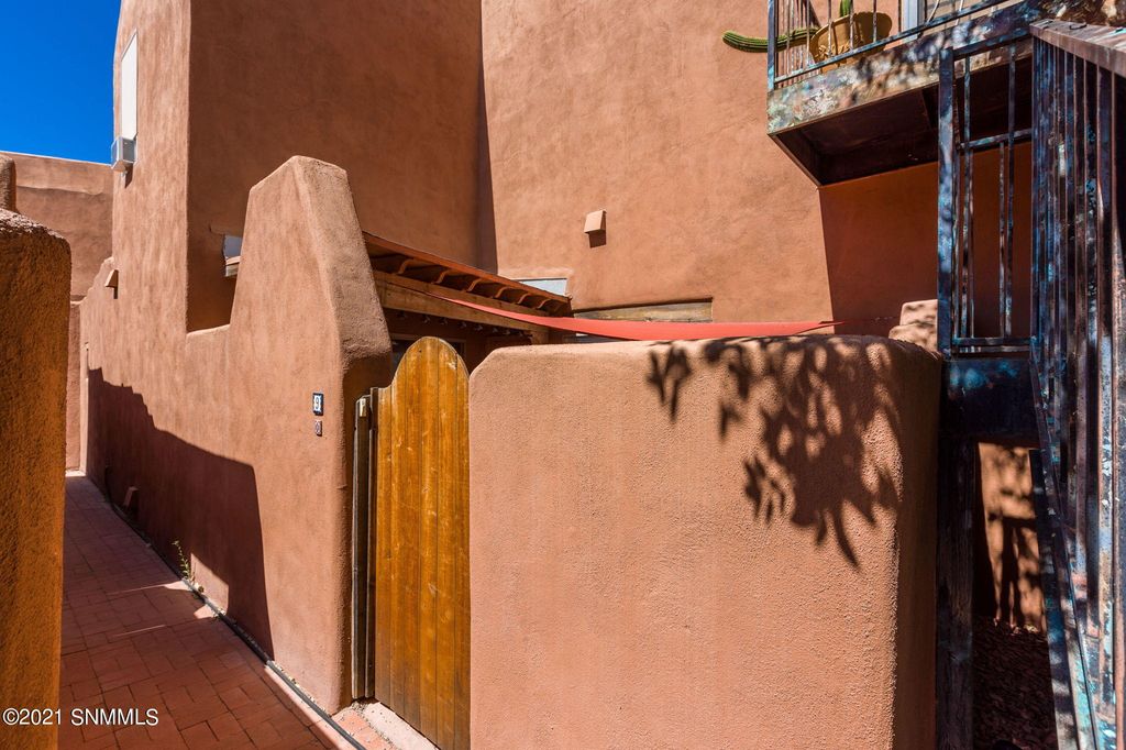 701 Indian Hollow Rd #9, Las Cruces, NM 88011
