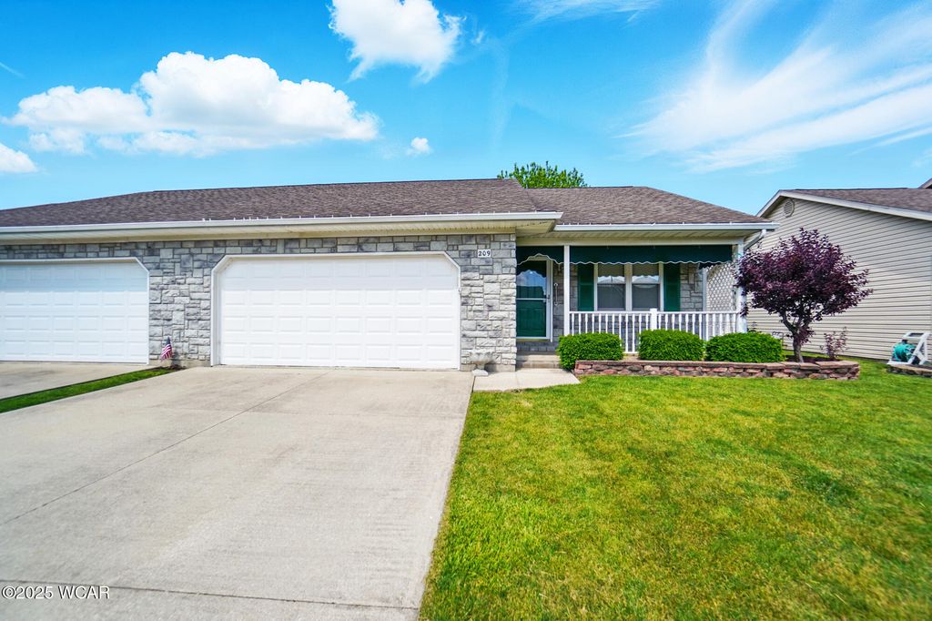 209 Cheyenne Dr, Wapakoneta, OH 45895