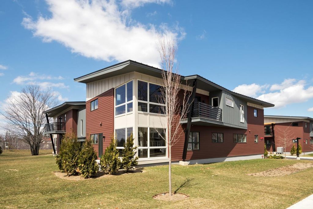 659 Dennett St #2, Portsmouth, NH 03801
