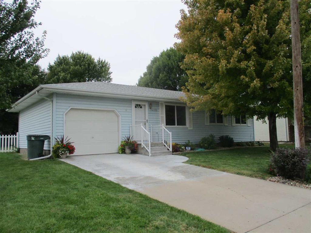 4102 I Ave, Kearney, NE 68847