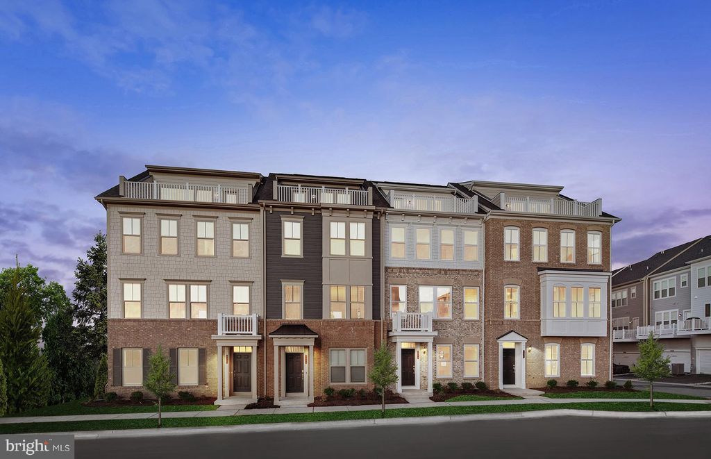 17333 Virginia Pine Way, Dumfries, VA 3 Bed, 3 Bath Townhouse 50