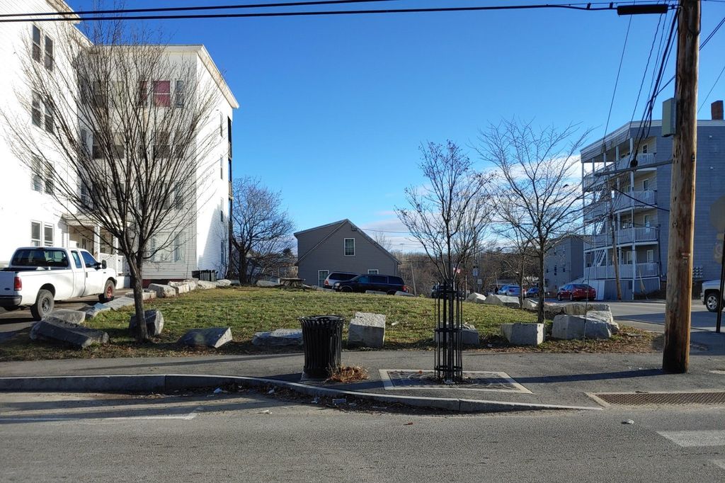 186 Bartlett St, Lewiston, ME 04240 Trulia