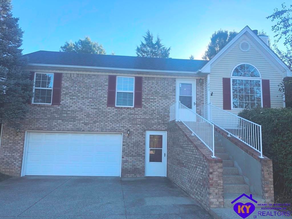 1203 Amanda Jo Dr, Elizabethtown, KY 42701