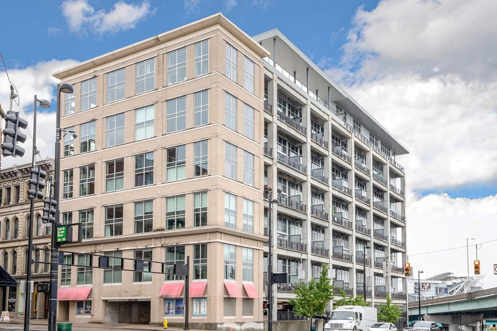 353 W 4th St #206, Cincinnati, OH 45202