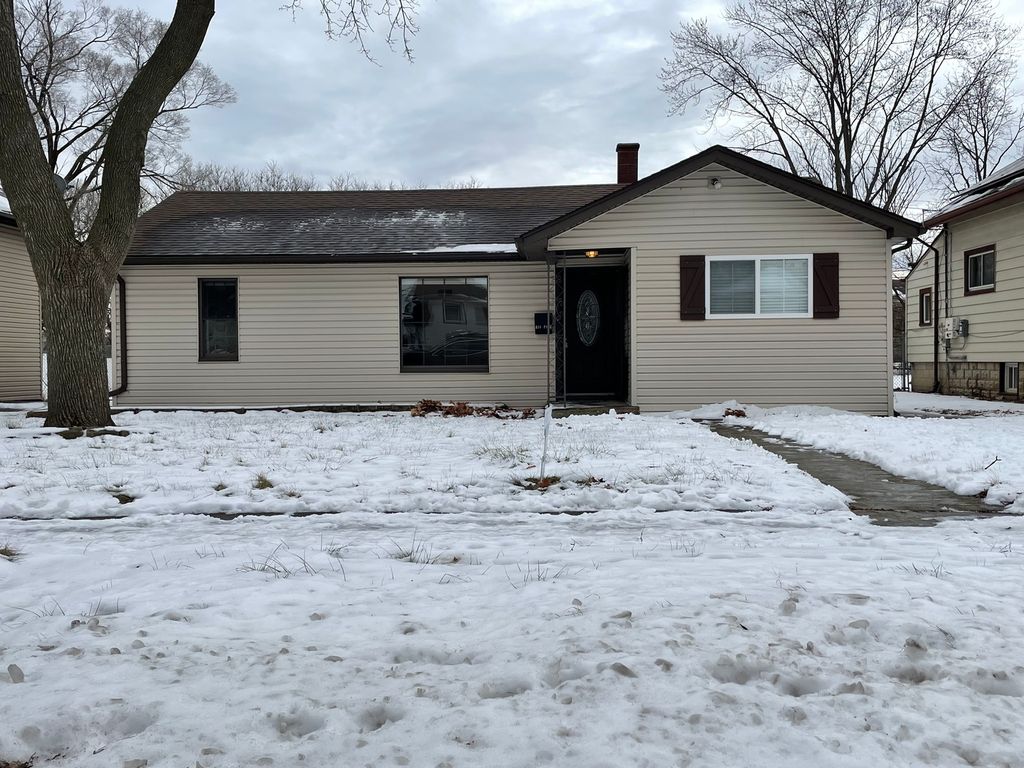 316 E Pine Ave, Bensenville, IL 60106