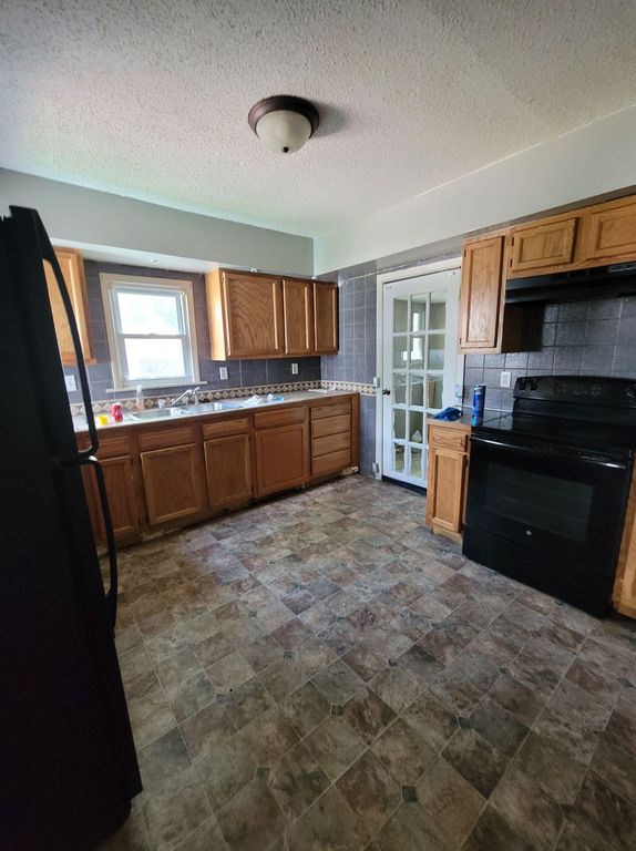 1115 S Lulu Ave, Wichita, KS 67211