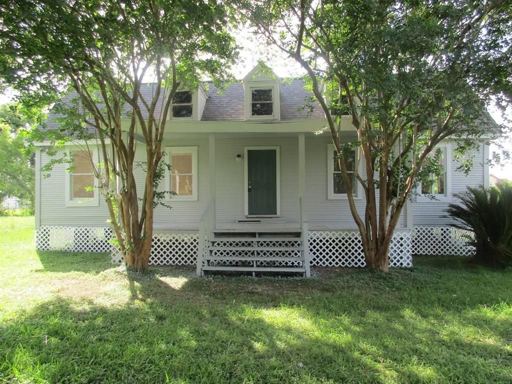 110 Spencer St, Brazoria, TX 77422