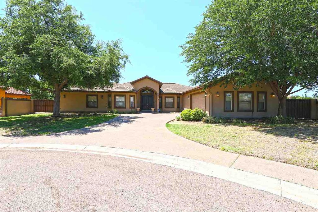 3335 Tiger Cts, Laredo, TX 78045