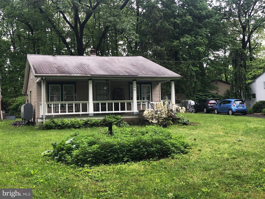 132 Butternut Ln, Langhorne, PA 19047