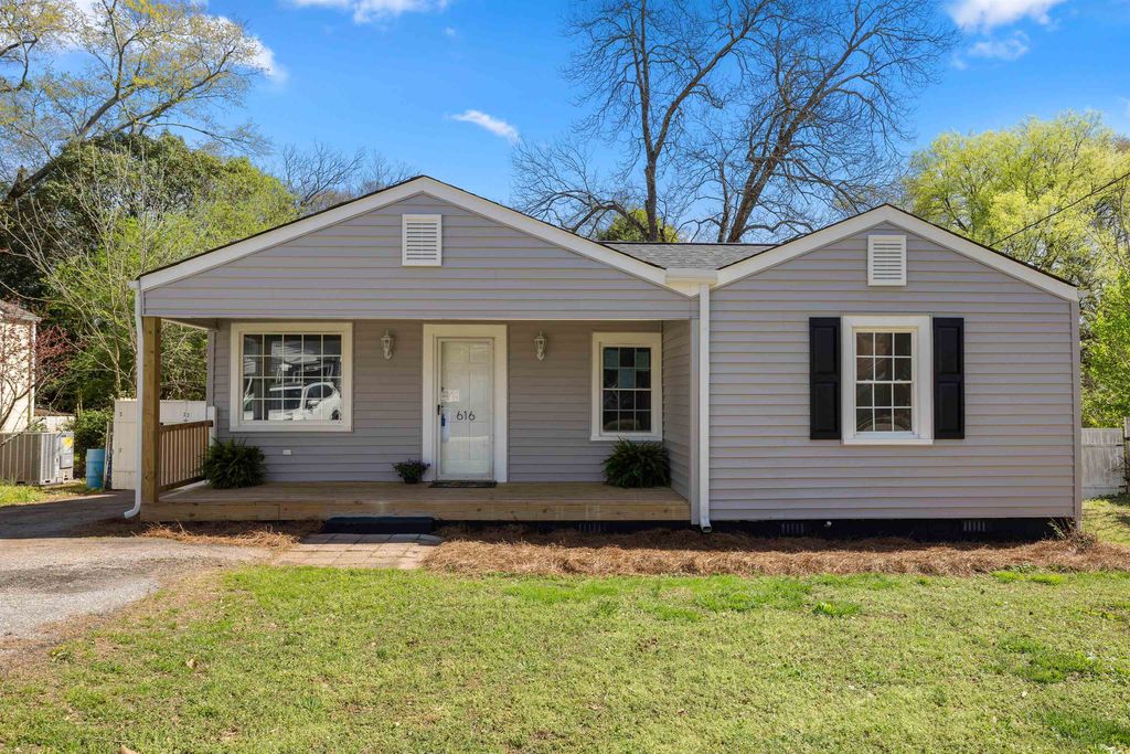616 Perry Rd, Greenville, SC 29609