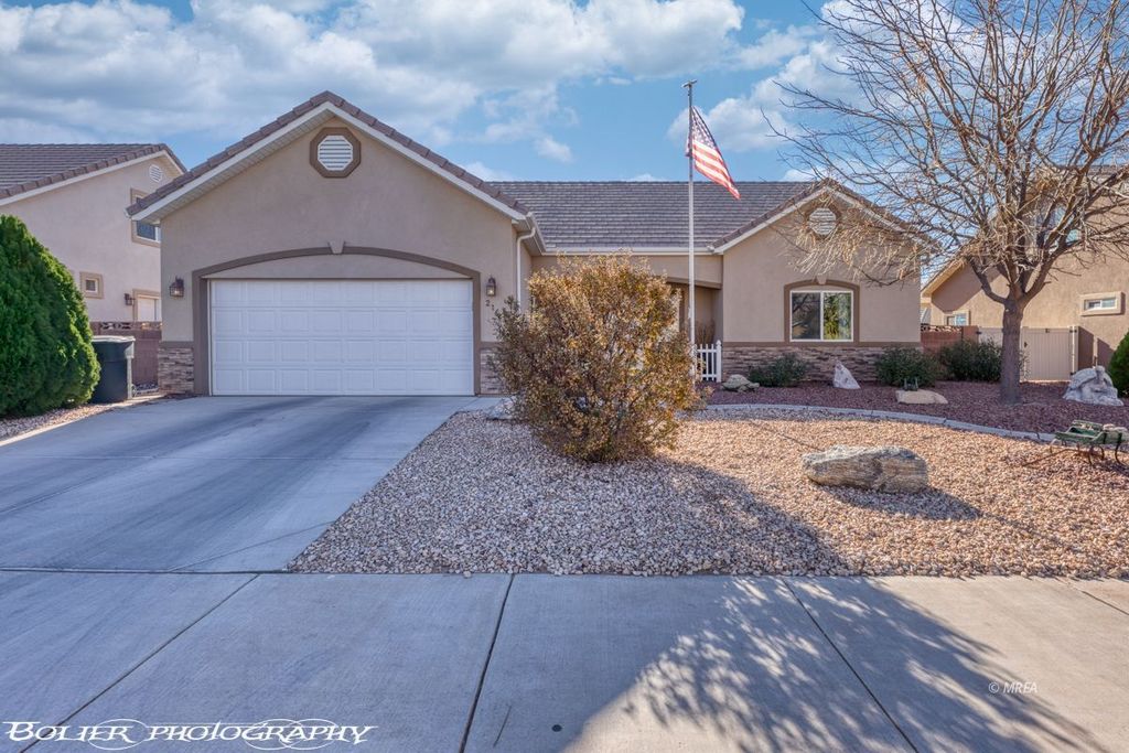 216 Eucalyptus Ln, Mesquite, NV 89027