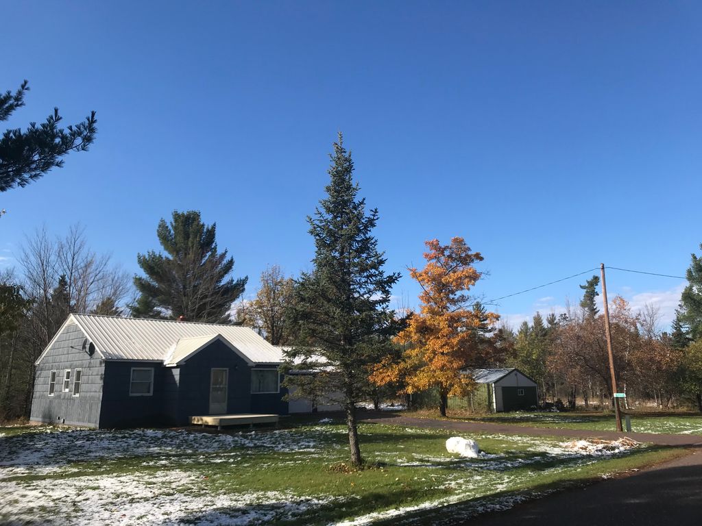 14285 N Cemetery Rd, Ewen, MI 2 Bed, 1 Bath SingleFamily Home 21