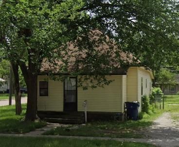 2303 W McCormick St, Wichita, KS 67213