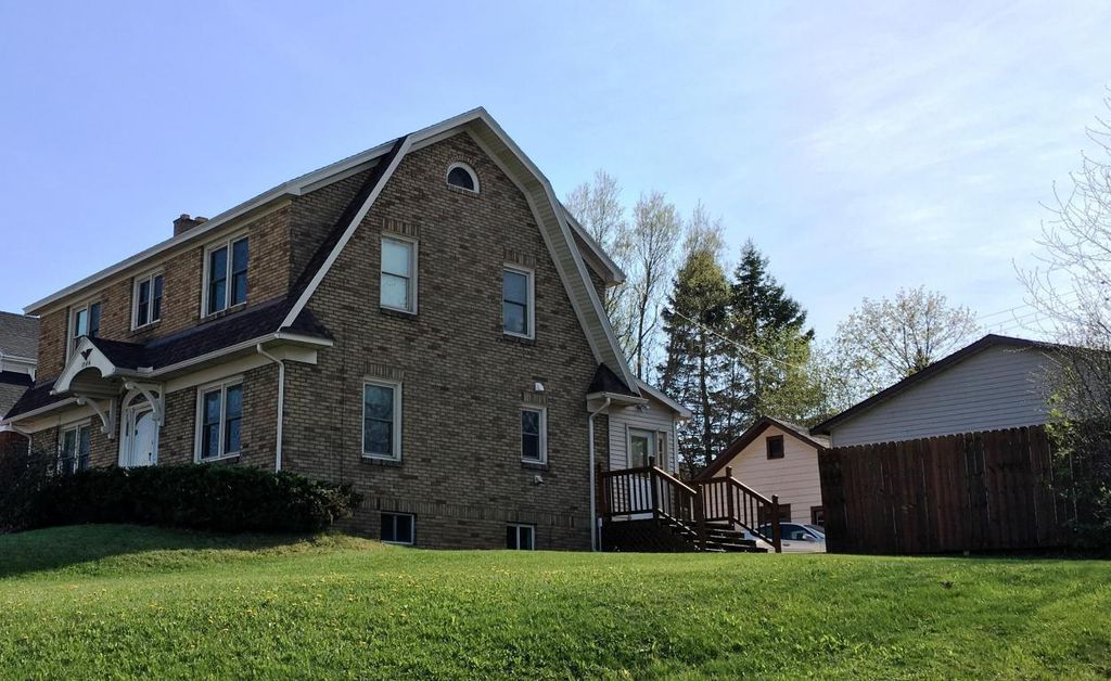 1306 Ashmun St, Sault Sainte Marie, MI 49783 Trulia