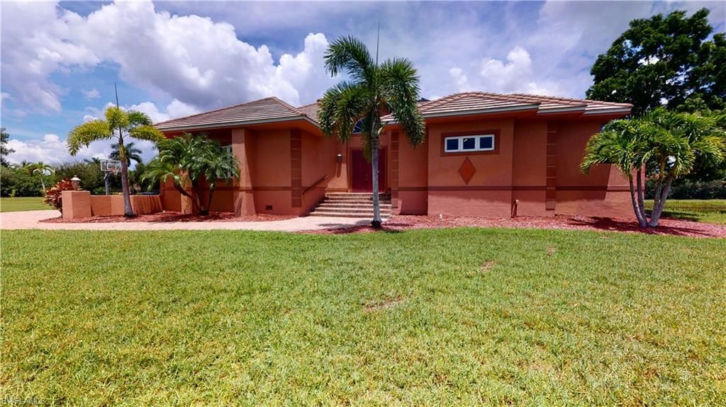 8870 King Lear Ct, Fort Myers, FL 33908