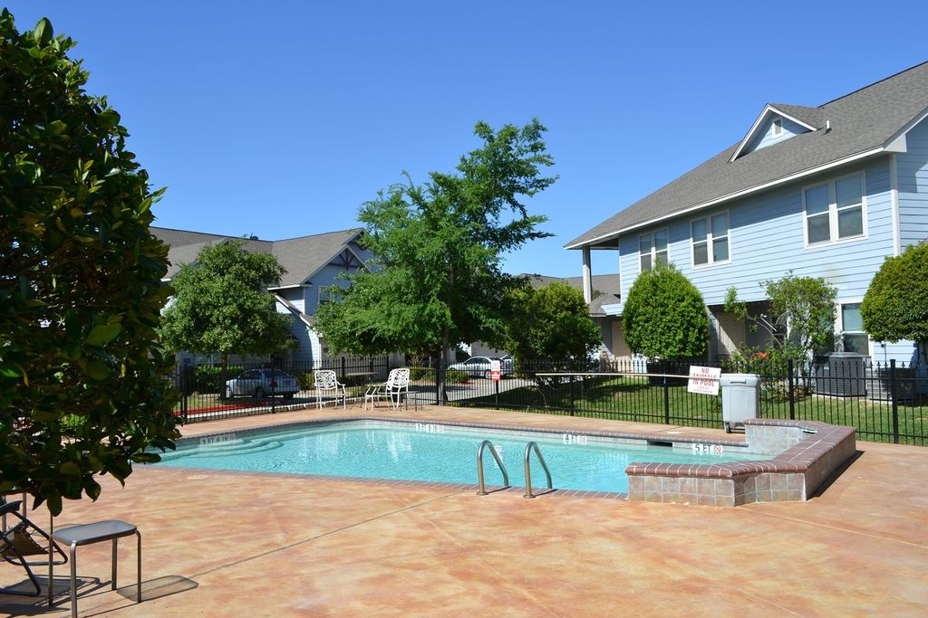 1333 canyon apartment homes