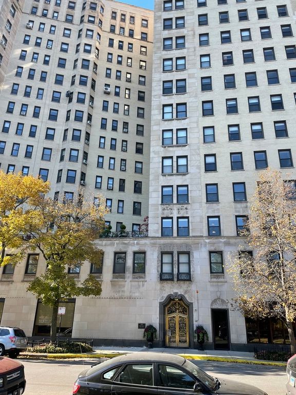 2000 N Lincoln Park West Pkwy #504, Chicago, IL 60614