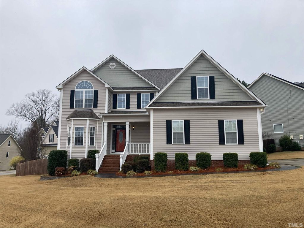 15 Falling Oak Ct, Clayton, NC 27520