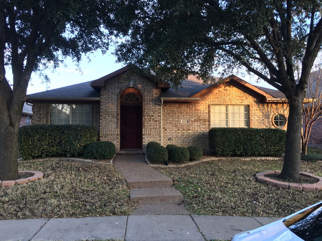 6112 Apache Dr, The Colony, TX 75056