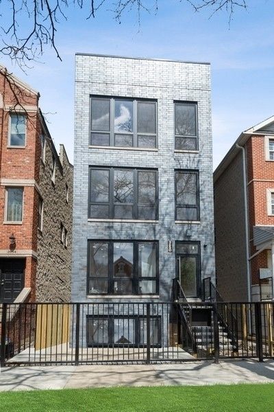 2650 W Cortez St #2, Chicago, IL 60622